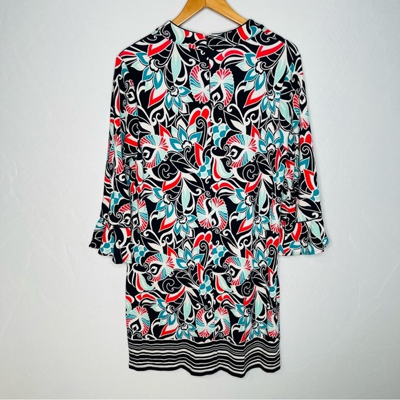 Crown & Ivy Bell Sleeve Split V-Neck Floral-Print Dress. Size Large. - Picture 4 of 14